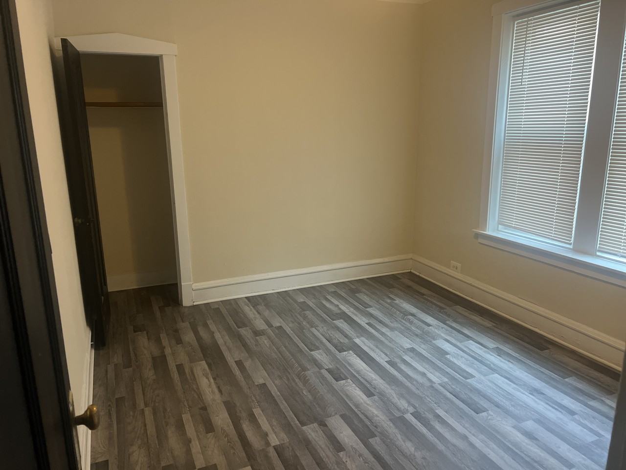 1417 West Elmdale Avenue - Photo 5 of 10