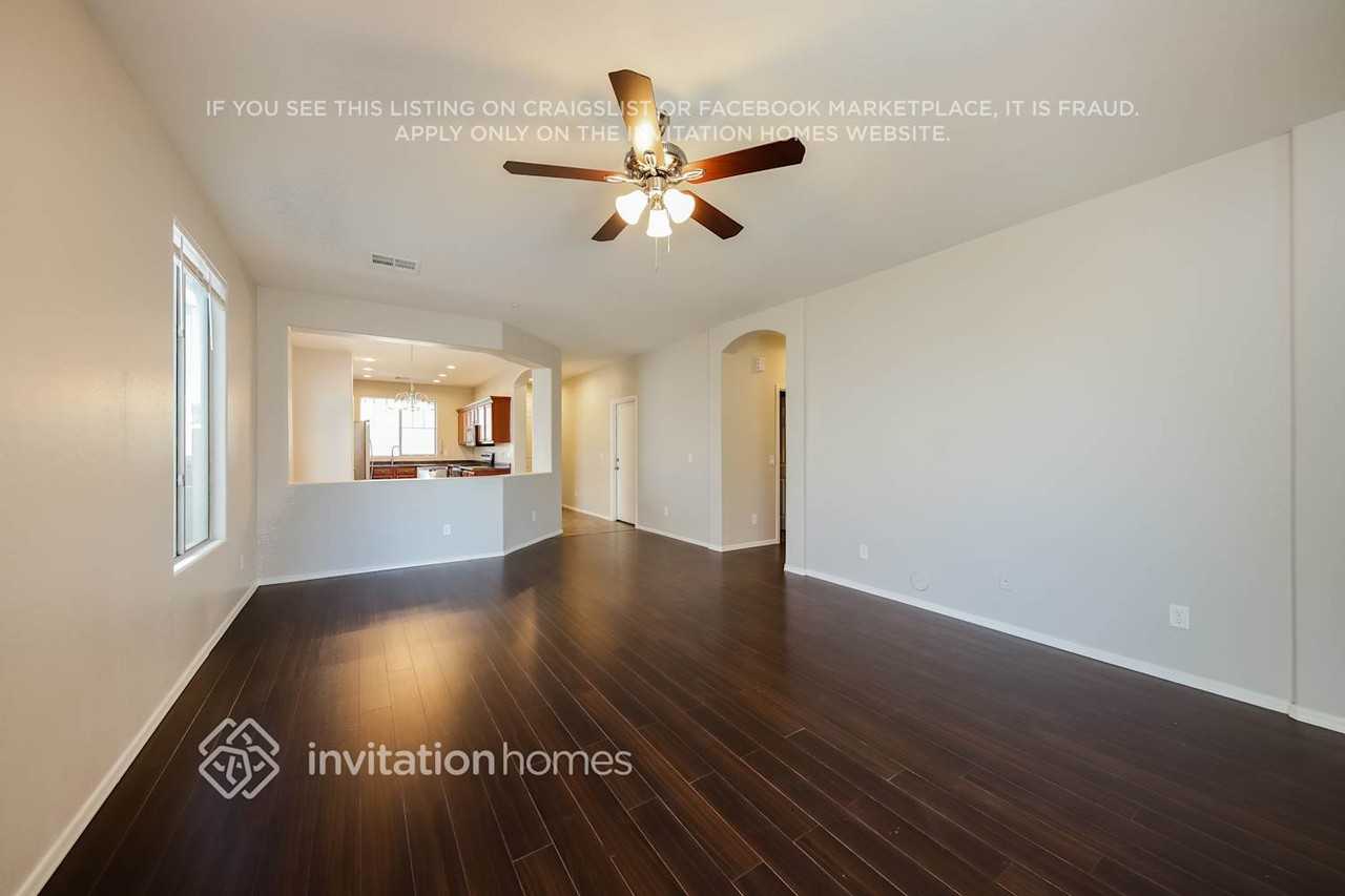 12737 W Pasaro Dr - Photo 4 of 16