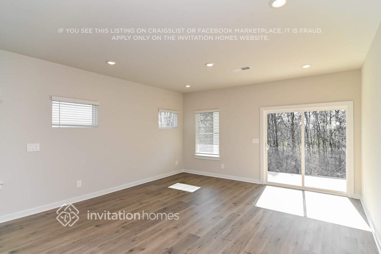 1191 Bluffton Cir - Photo 4 of 18