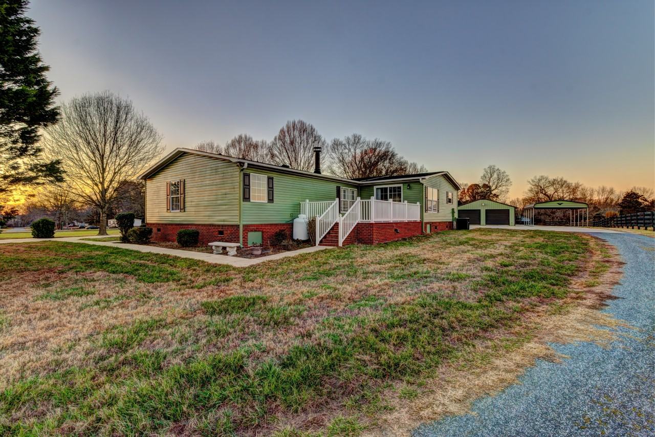 2210 Stony Point Rd #1 - Photo 4 of 30