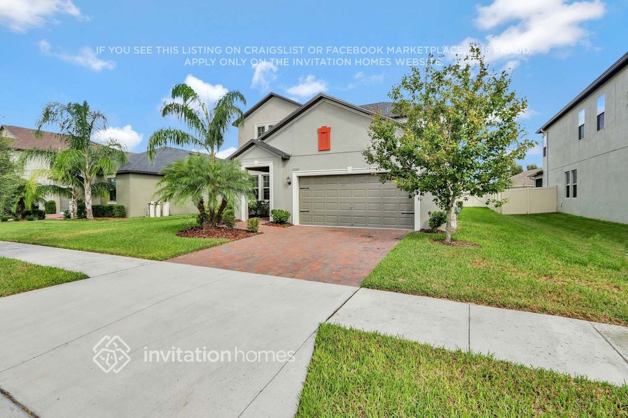 25207 Lambrusco Loop - Photo 3 of 30