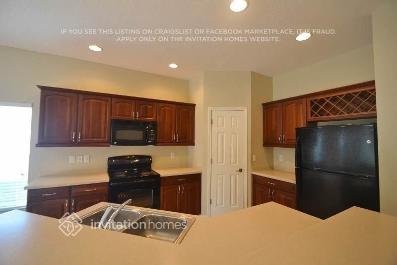 9342 Beaufort Ct - Photo 3 of 12