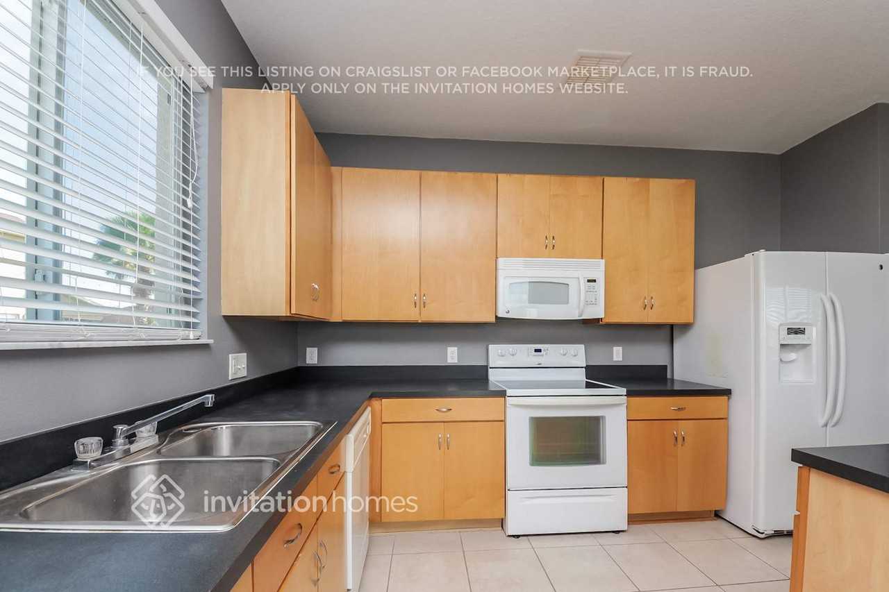 3493 Harlequin Dr - Photo 4 of 20