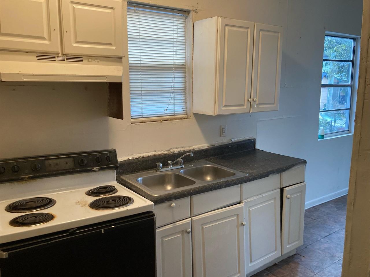 1347 Mount Herman St #10 - Photo 2 of 8