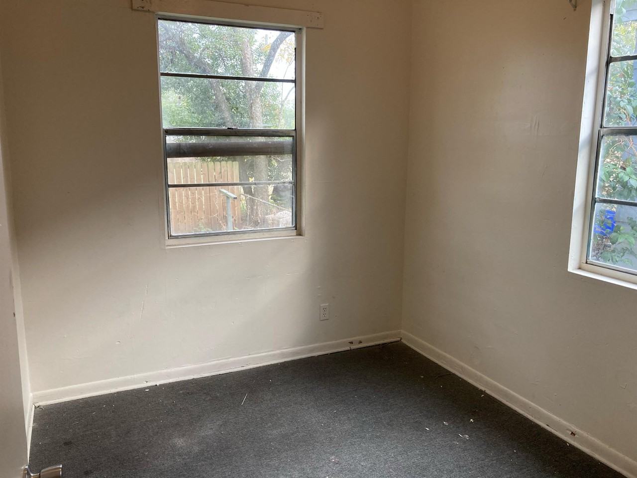 1347 Mount Herman St #10 - Photo 3 of 8