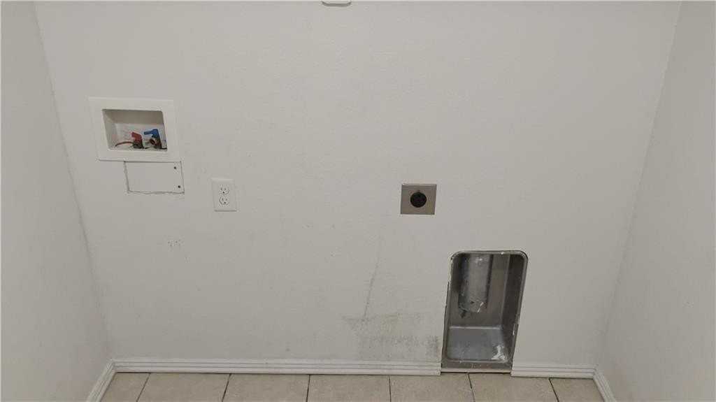 100 Willow Dr - Photo 5 of 16