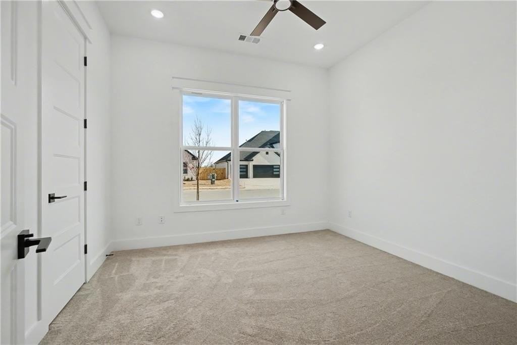 310 Hedge Dr - Photo 7 of 20