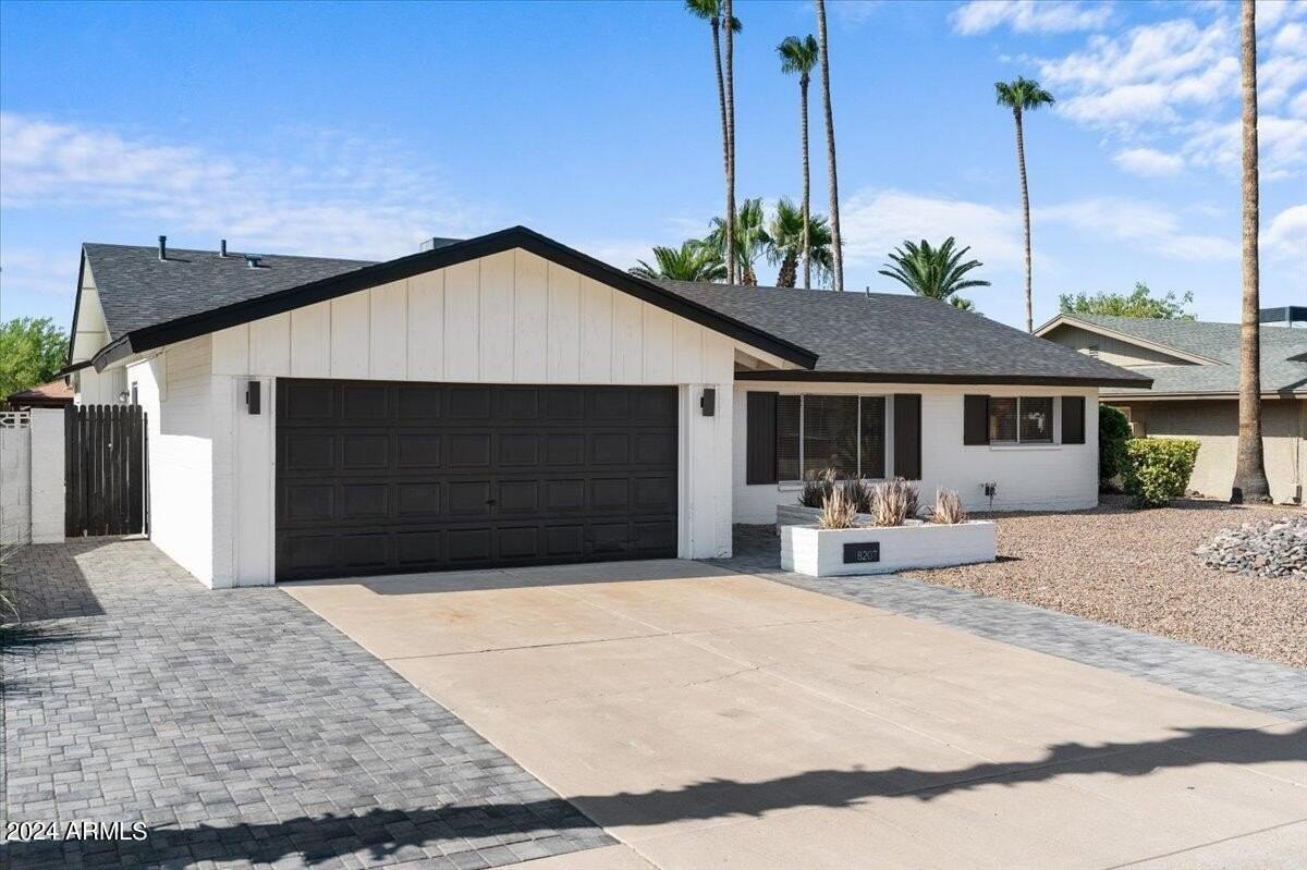 8207 E Montebello Ave - Photo 2 of 30