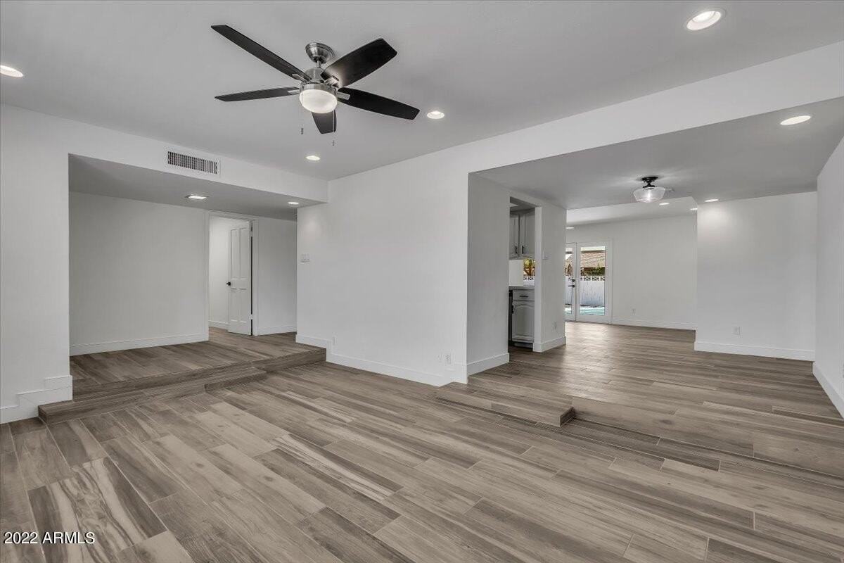 8207 E Montebello Ave - Photo 5 of 30