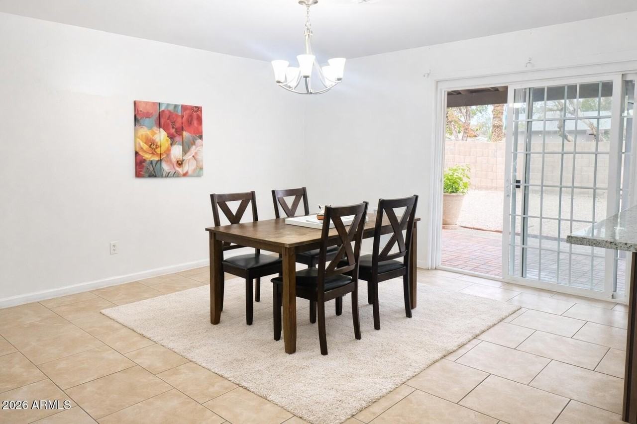 3838 W Dailey St - Photo 4 of 10