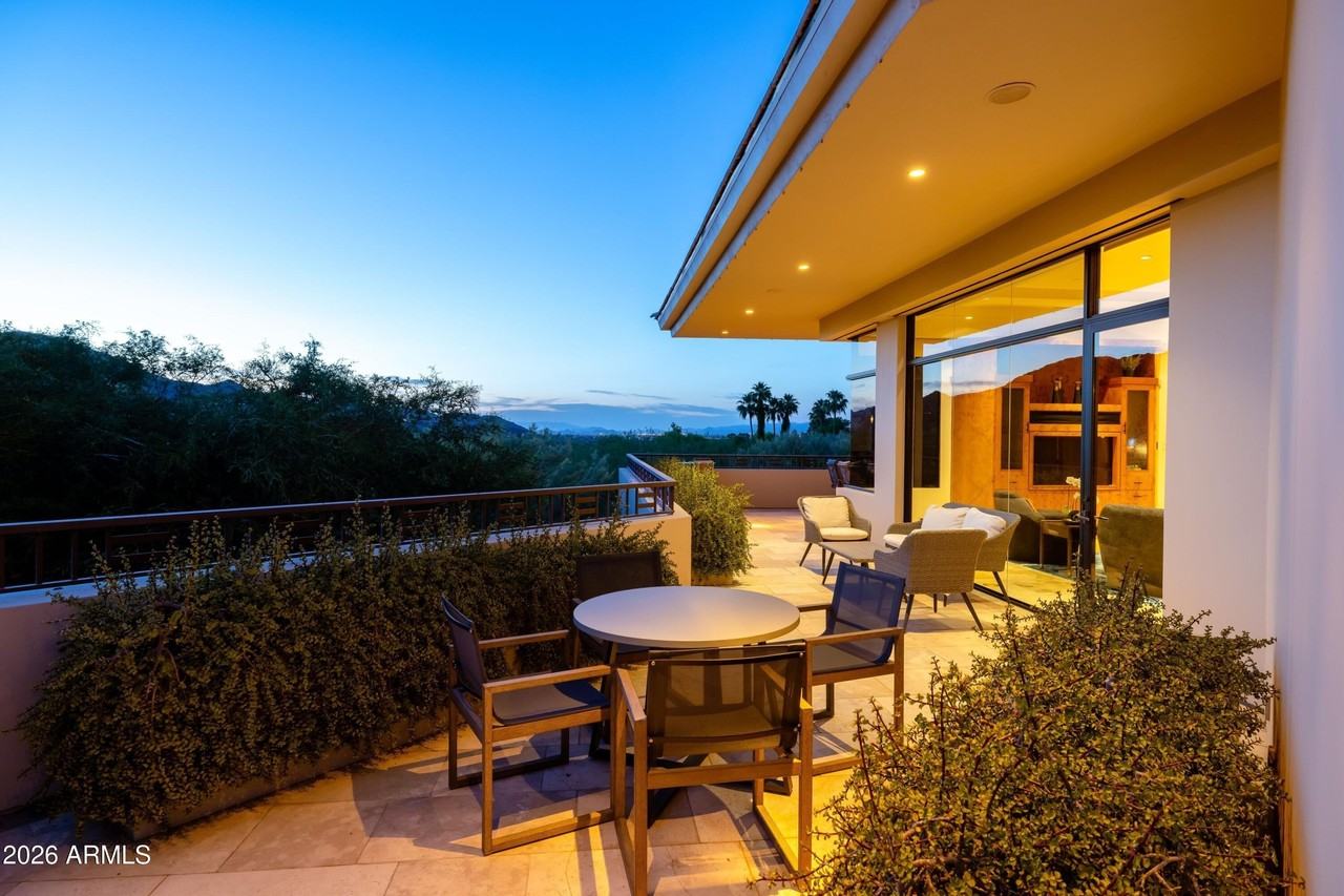 7451 N Las Brisas Ln - Photo 3 of 24