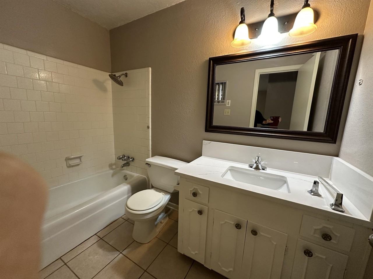 116 Lindsey St - Photo 3 of 12