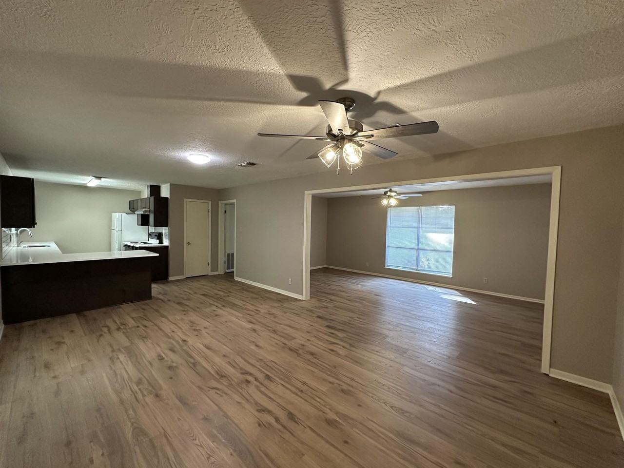 116 Lindsey St - Photo 5 of 12