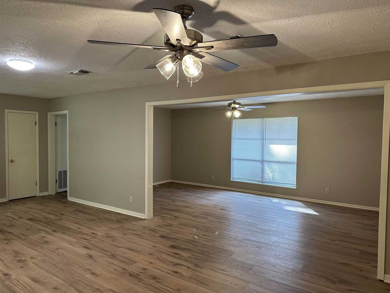 116 Lindsey St - Photo 6 of 12