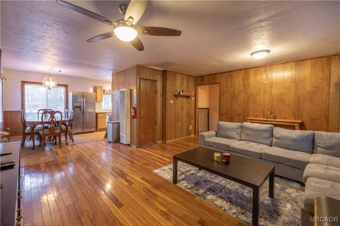 794 Spruce Ln - Photo 4 of 33