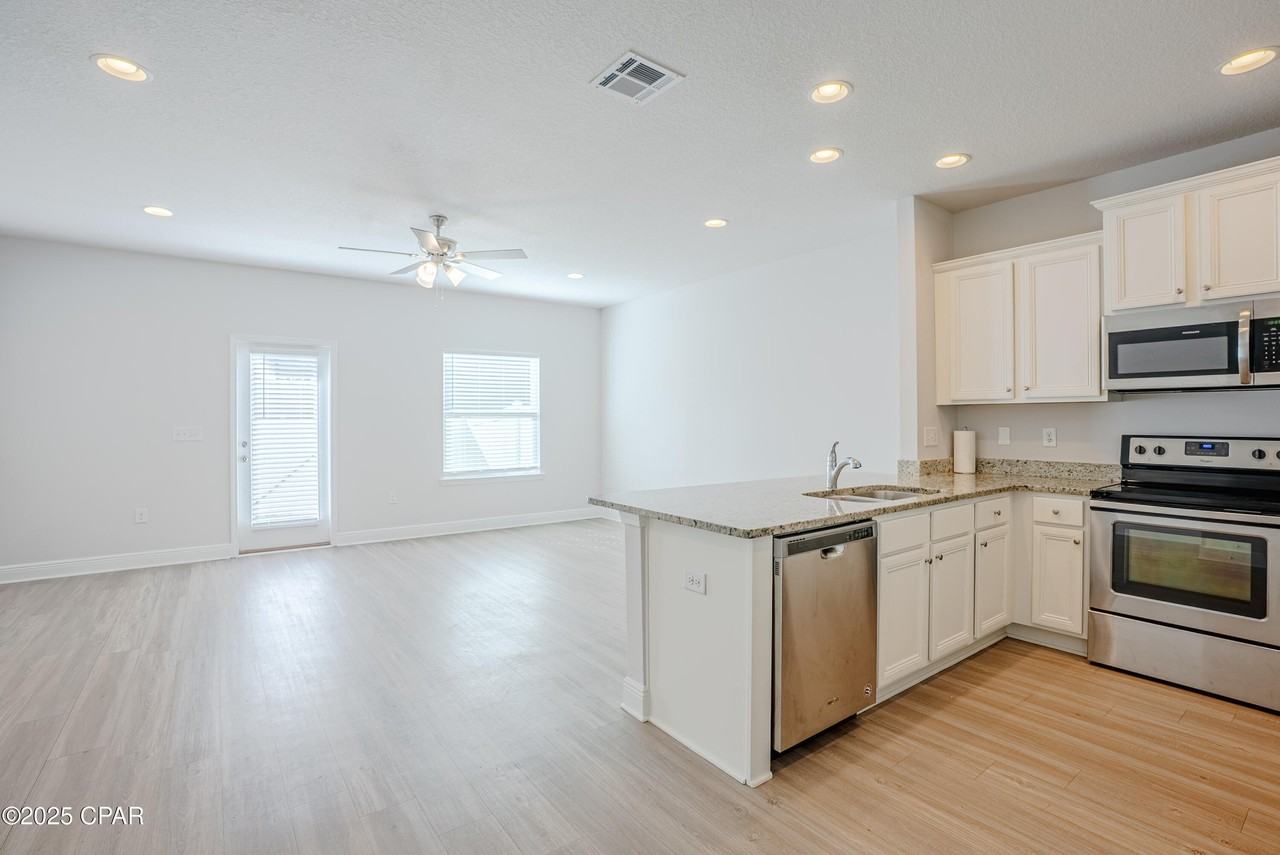 7472 Shadow Lake Dr - Photo 4 of 50