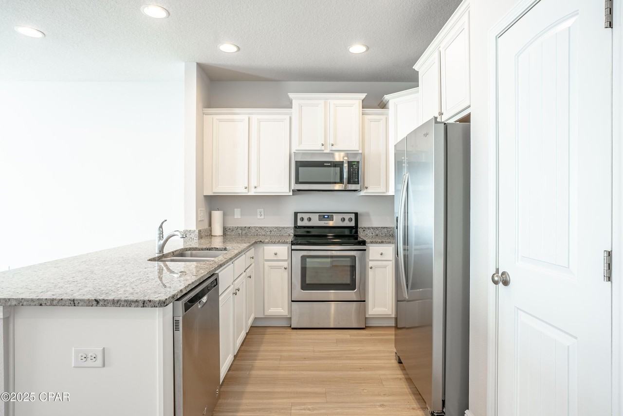 7472 Shadow Lake Dr - Photo 5 of 50