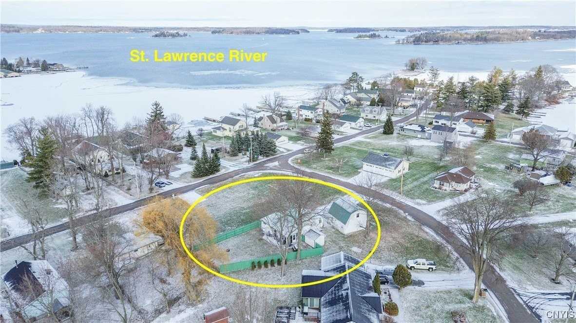 216 Frontenac Blvd - Photo 2 of 43