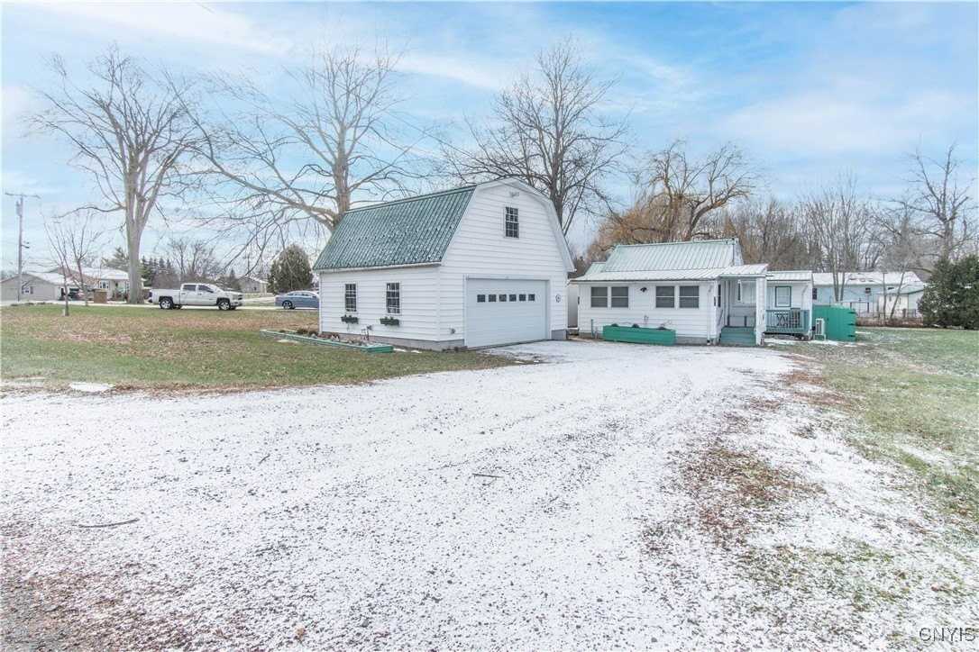 216 Frontenac Blvd - Photo 7 of 43