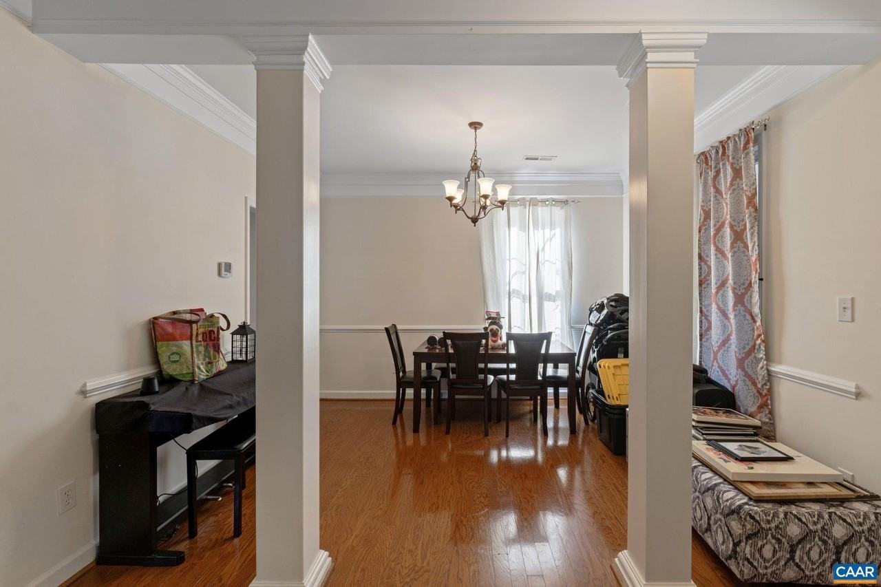 132 St Andrews St - Photo 2 of 34