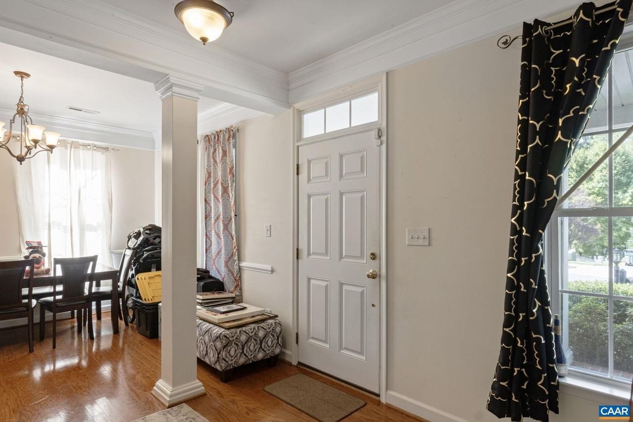 132 St Andrews St - Photo 3 of 34