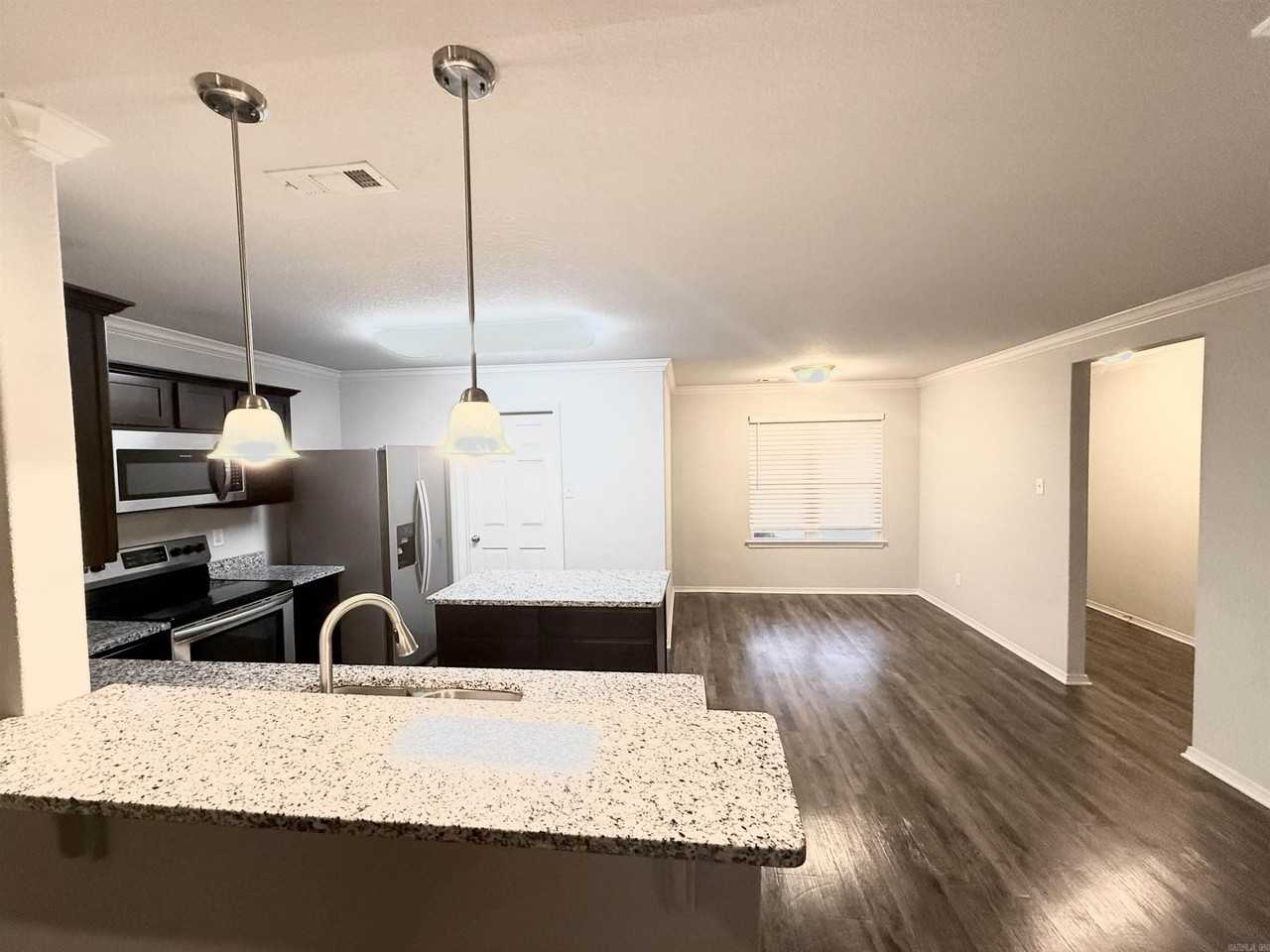 6032 Saddle Hill Dr - Photo 3 of 12