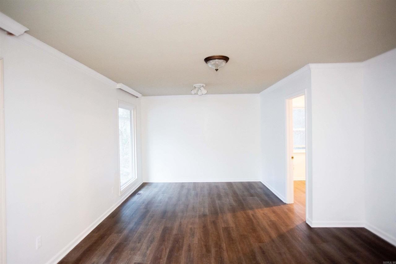 1506 Alberta Dr - Photo 5 of 35