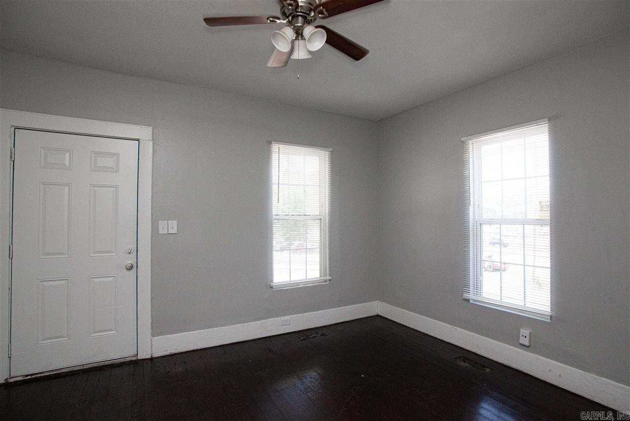 617 Uams Blvd - Photo 2 of 11