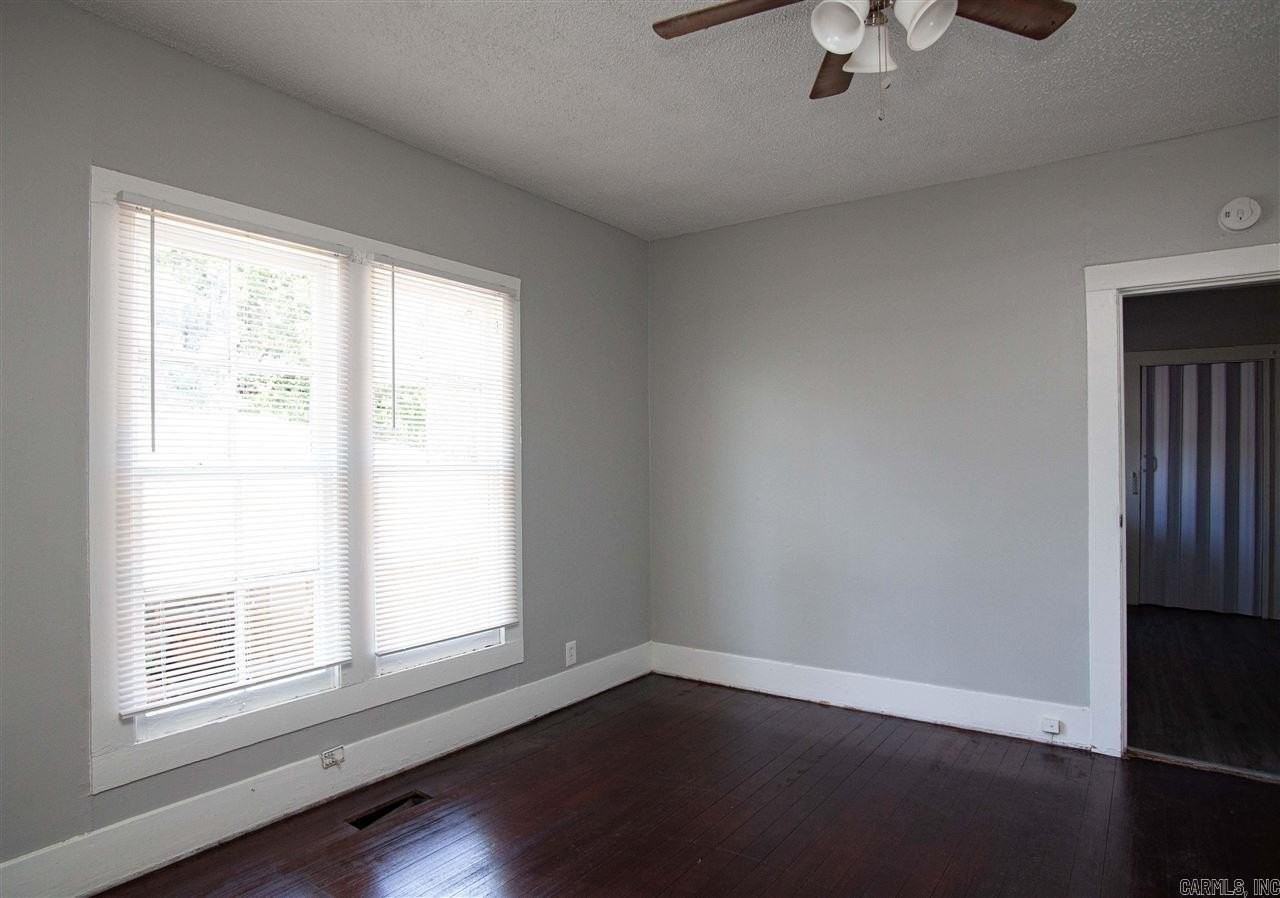 617 Uams Blvd - Photo 3 of 11