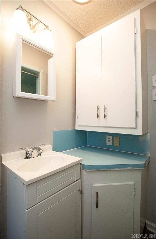 617 Uams Blvd - Photo 6 of 11