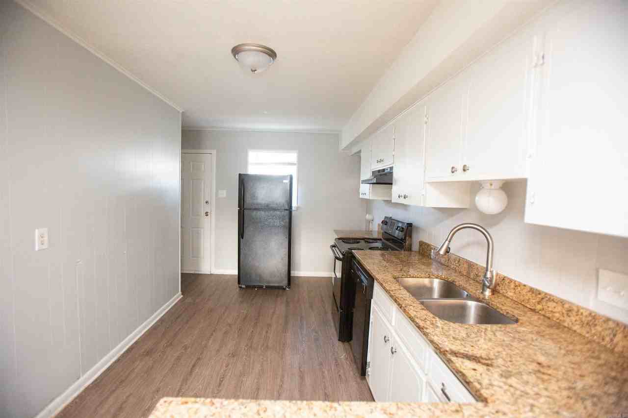 3017 Parkway Dr - Photo 4 of 13