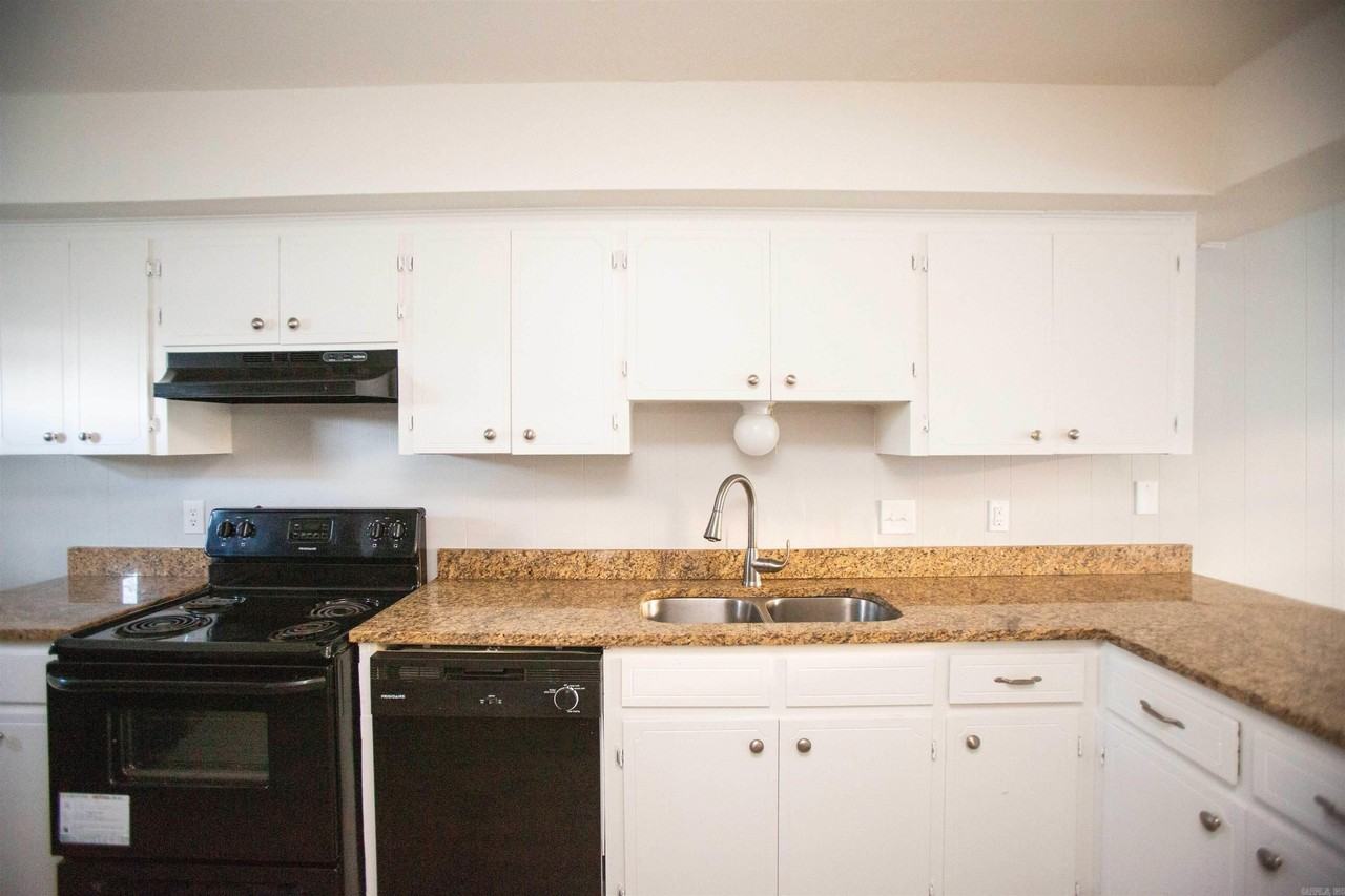 3017 Parkway Dr - Photo 5 of 13