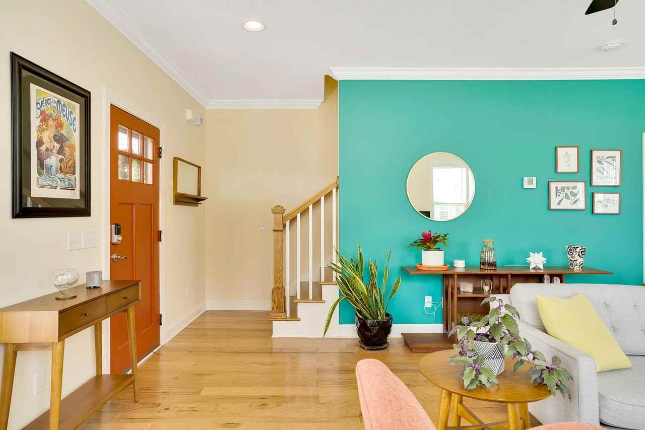 1968 Rossville Ave - Photo 6 of 29