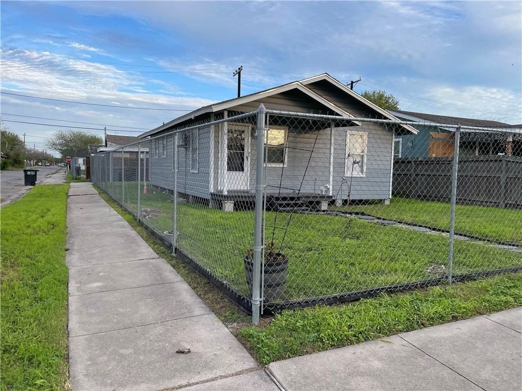 202 Havana St - Photo 2 of 2