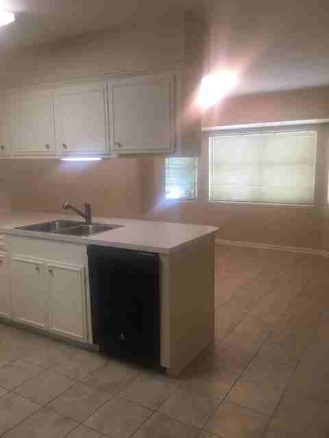 3810 Wickersham St - Photo 4 of 20