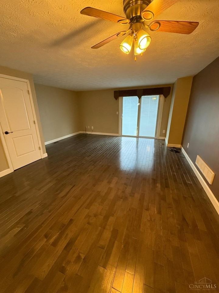 443 Lockhaven Ct - Photo 3 of 16