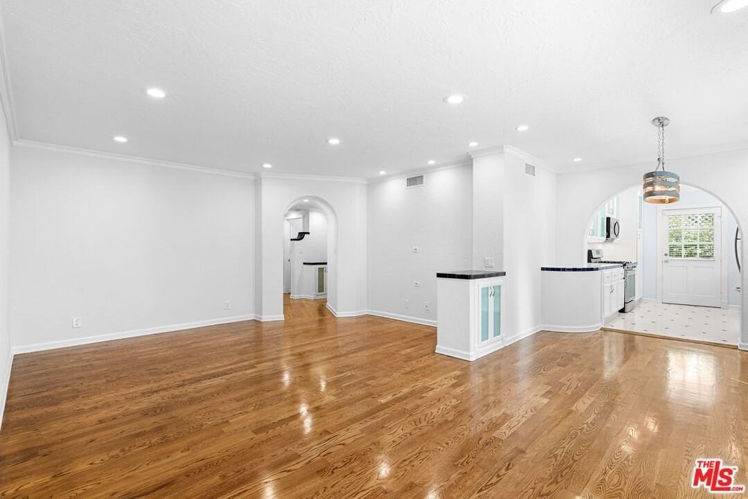 910 N Alfred St Apt 1 #1 - Photo 5 of 21