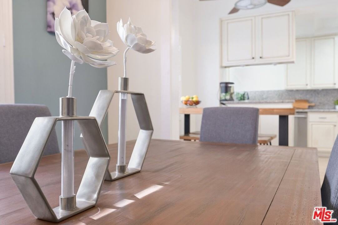 203 S Palm Dr #203 - Photo 6 of 27