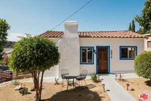 featured image of 4879 Hartwick St