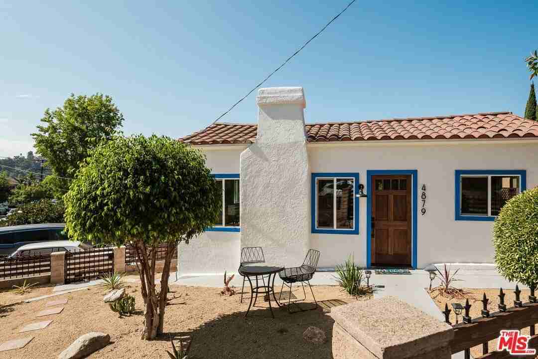 4879 Hartwick St - Photo 3 of 24