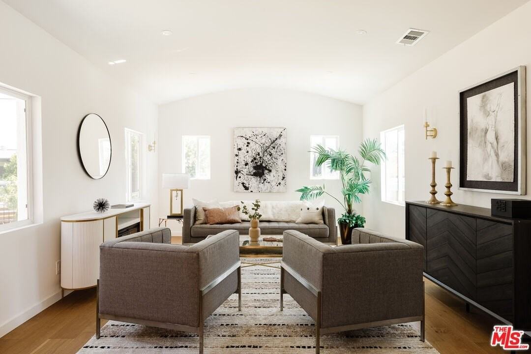 4879 Hartwick St - Photo 7 of 24