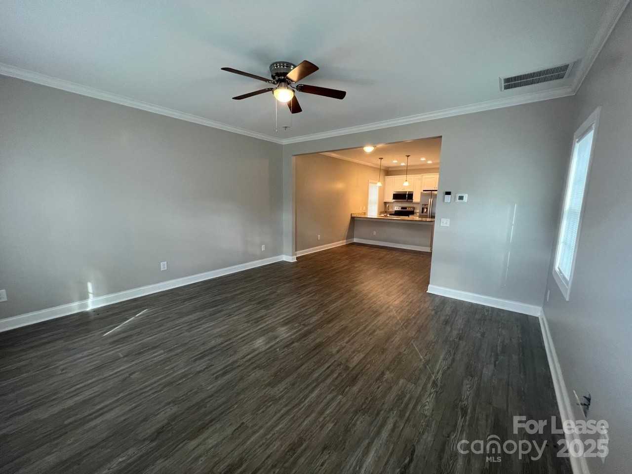 1086 20th St Ne - Photo 2 of 14