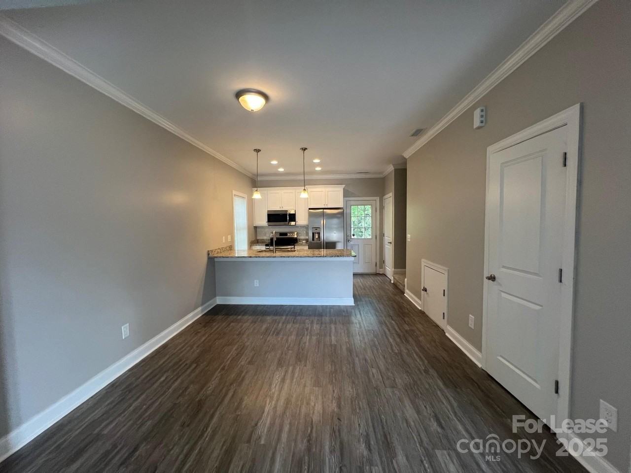 1086 20th St Ne - Photo 3 of 14