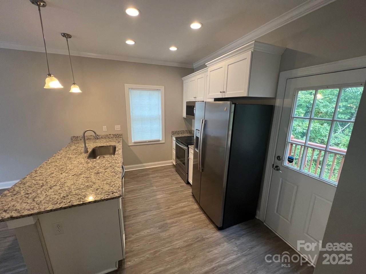 1086 20th St Ne - Photo 4 of 14