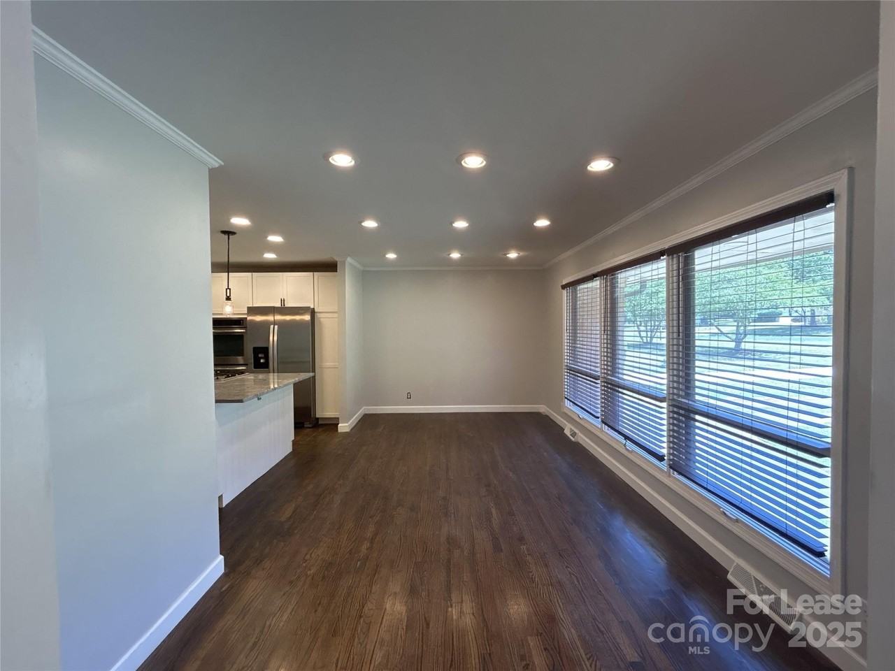 5933 Crestwood Dr - Photo 3 of 21