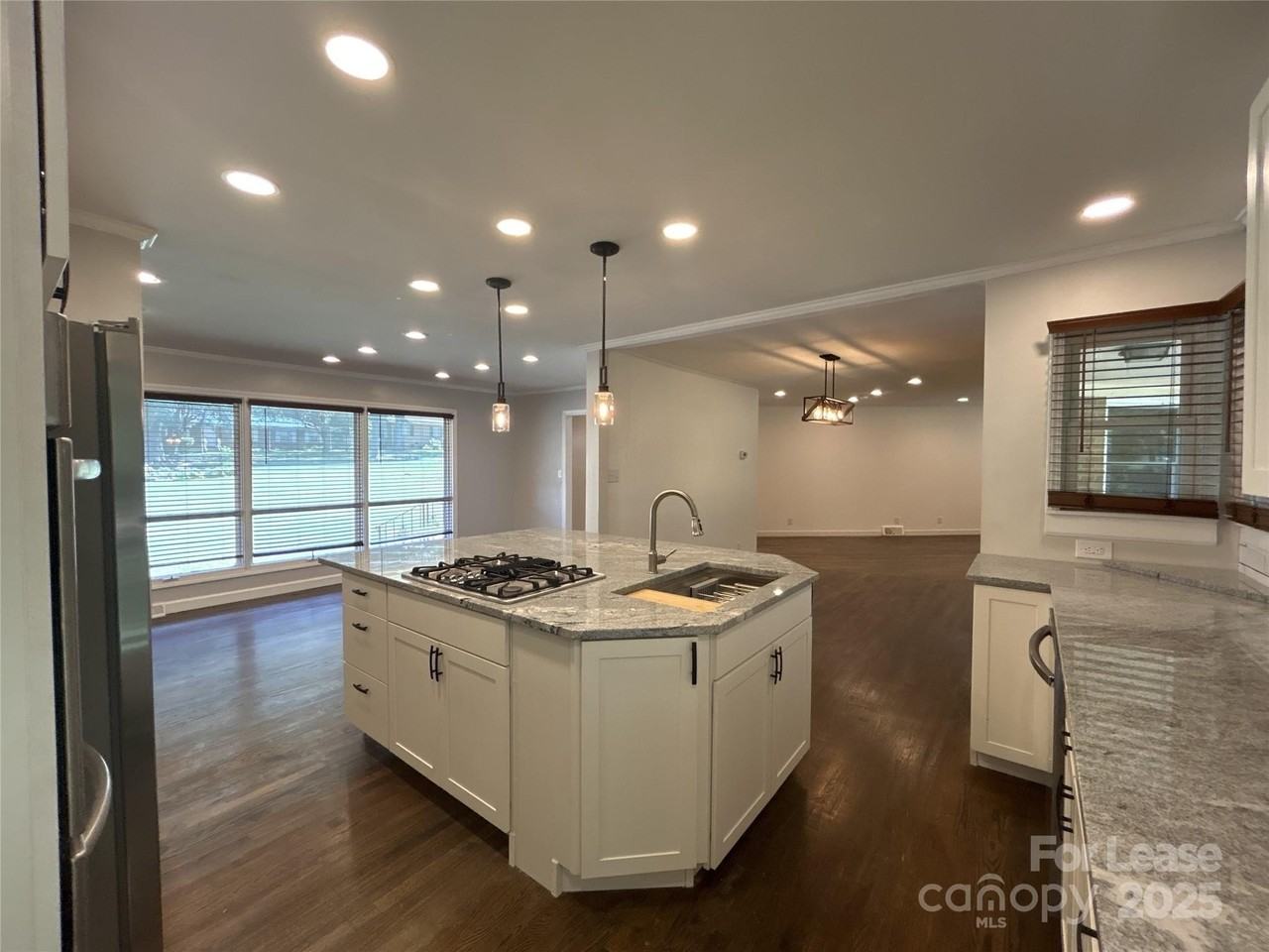 5933 Crestwood Dr - Photo 6 of 21