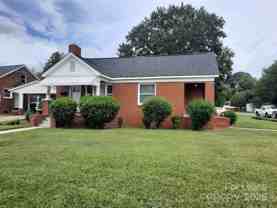 2424 Statesville Ave - Photo 1 of 1