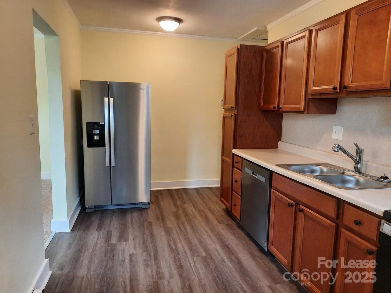 2424 Statesville Ave - Photo 7 of 15