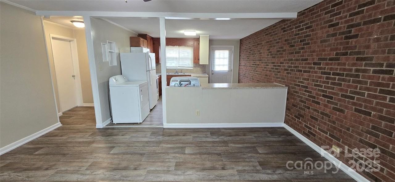 804 3rd Ave Sw - Photo 5 of 12