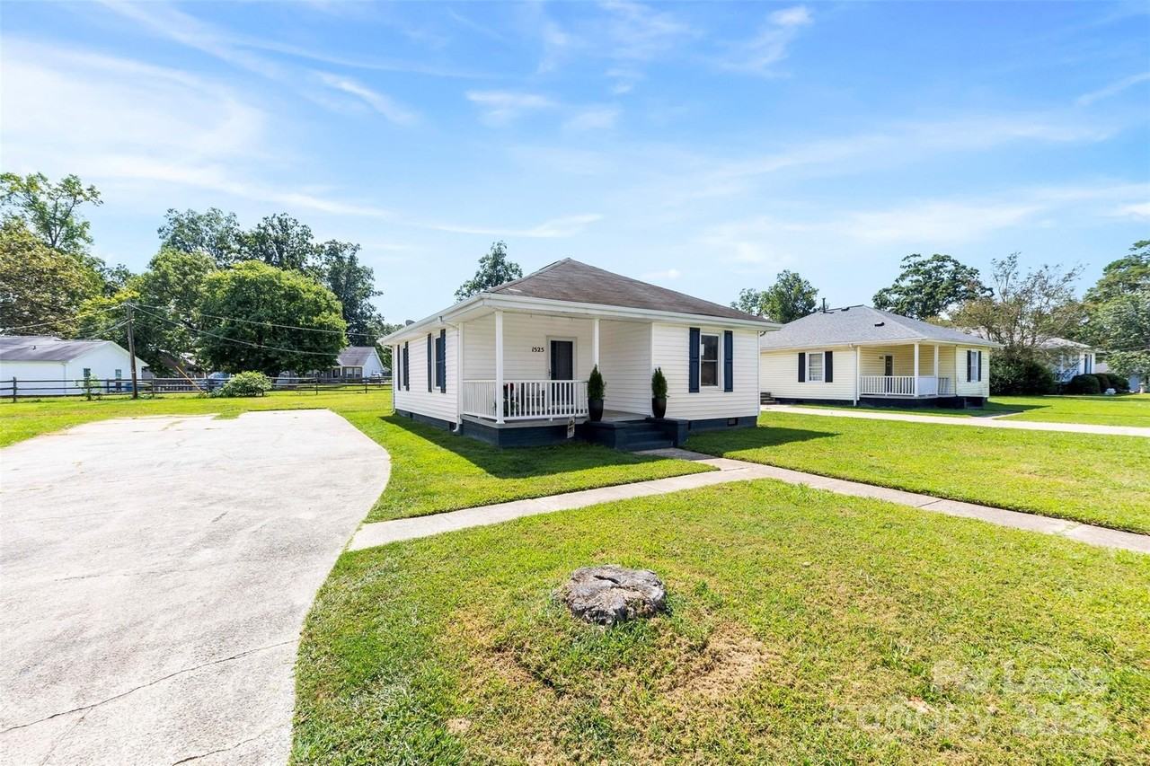 1525 Perfection Ave - Photo 2 of 21